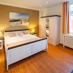 Familienhaus Feuerstein Daire