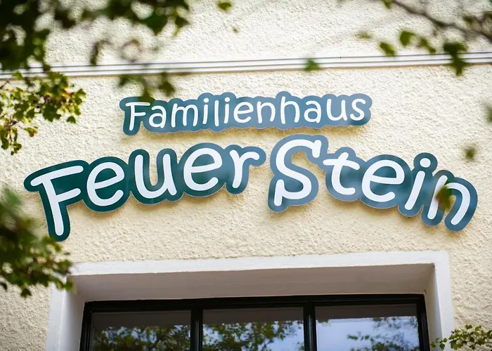 Familienhaus Feuerstein 万根沃格